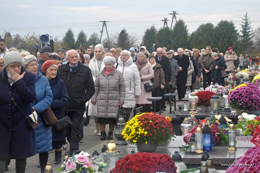 075 Procesja na nowym cmentarzu.jpg